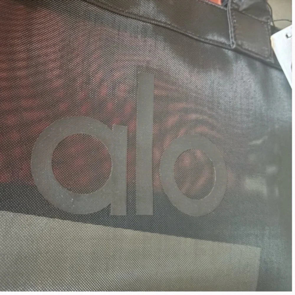 ALO YOGA SHEER TOTE BAG - BLACK gym strap shoulder new viral purse travel - Picture 5 of 5